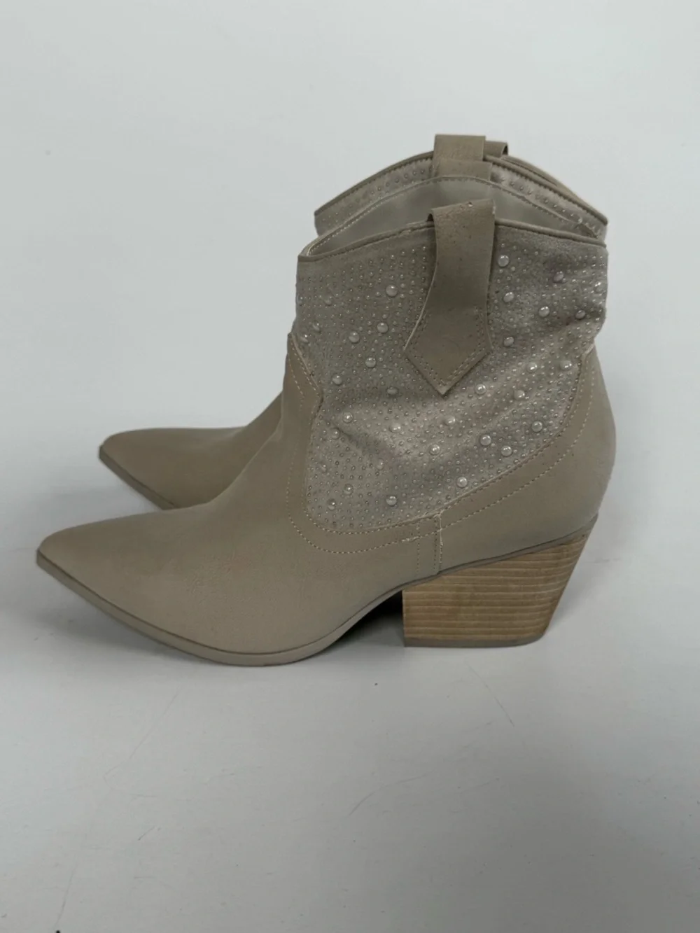 NWT MIA Lauanne Cream Western Boots Size 8